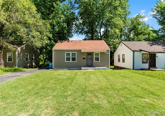 Photo 1 of Single family home for sale at 8017 Patterson Dr, Saint Louis, MO 63134 | MLS# MIS26050175 | Listing updated on 2026-08-06