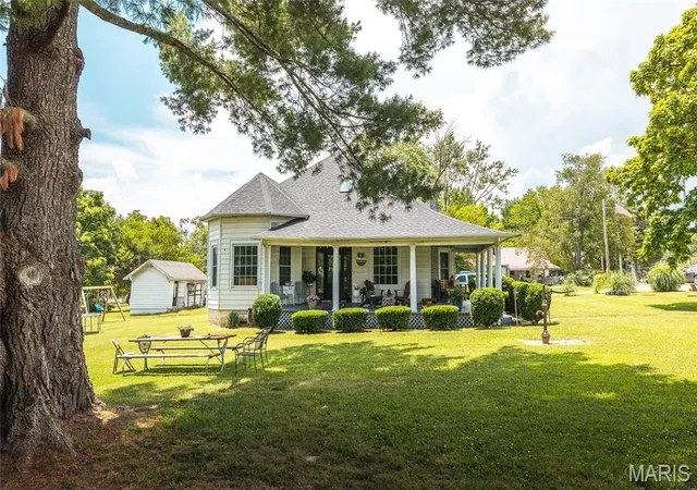 2nd image of 401 W Gibbs, Salem, MO 65560 | MLS# MIS26050183