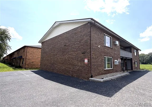Photo 3 of Multi family home for sale at 971 Belle Valley Dr, Belleville, IL 62220 | MLS# MIS26050185 | Listing updated on 2026-08-31