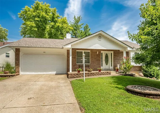 Photo 1 of Sale Pending at 4209 Chisholm Trail Dr, Saint Charles, MO 63304 | MLS# MIS26050189 | Listing updated on 2026-08-20