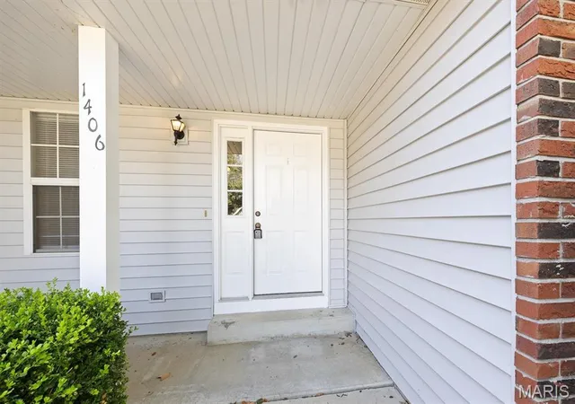 Photo 2 of Single family home for sale at 1406 Blackberry Ln, O Fallon, IL 62269 | MLS# MIS26050191 | Listing updated on 2026-09-03