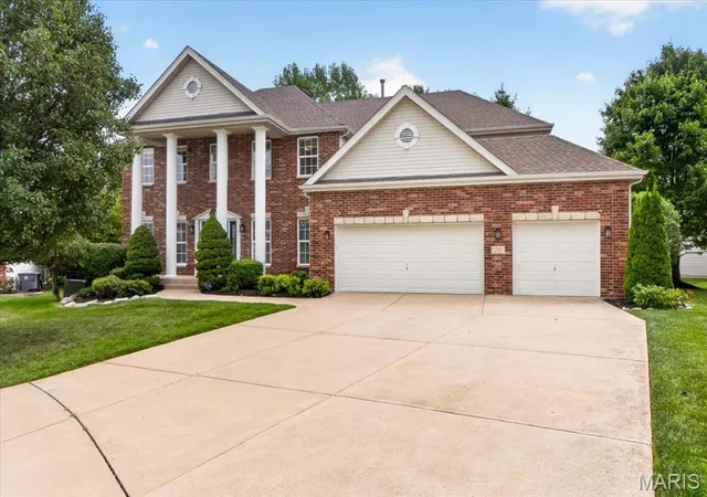 Photo 1 of Sale Pending at 20 Creek Pass Ct, Saint Charles, MO 63304 | MLS# MIS26050205 | Listing updated on 2026-08-23