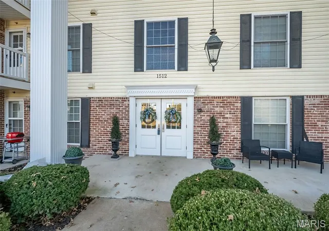 3rd image of 1512 Bedford Forge Ct #19, Chesterfield, MO 63017 | MLS# MIS26050206