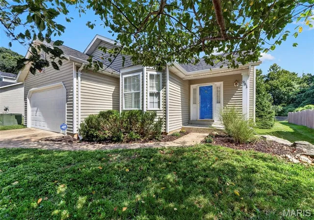 Photo 2 of Sale Pending at 981 Wynstay Cir, Valley Park, MO 63088 | MLS# MIS26050208 | Listing updated on 2026-08-23