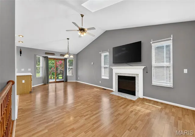 Photo 3 of Sale Pending at 981 Wynstay Cir, Valley Park, MO 63088 | MLS# MIS26050208 | Listing updated on 2026-08-23