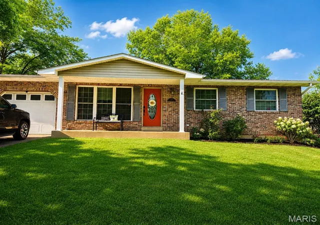 Photo 2 of Single family home for sale at 205 Pell Ave, Farmington, MO 63640 | MLS# MIS26050209 | Listing updated on 2026-09-19