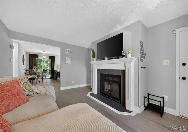 Listing Photo 4 - Condo for sale in building located at 31 Delray, Saint Peters, MO 63376 - Unit #E