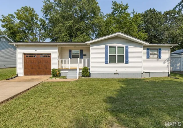 1st image of 218 N Alexander St, Farmington, MO 63640 | MLS# MIS26050216