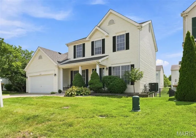 Photo 2 of Sale Pending at 1230 Cold Spring Dr, O Fallon, MO 63368 | MLS# MIS26050223 | Listing updated on 2026-08-10
