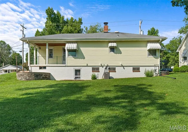 Photo 2 of Single family home for sale at 1420 E 8th, Washington, MO 63090 | MLS# MIS26050234 | Listing updated on 2026-08-13