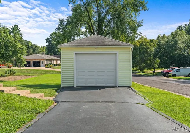 Photo 3 of Single family home for sale at 1420 E 8th, Washington, MO 63090 | MLS# MIS26050234 | Listing updated on 2026-08-13