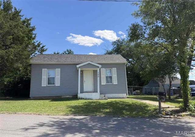 Photo 3 of Single family home for sale at 100 Mulberry St, Foristell, MO 63348 | MLS# MIS26050242 | Listing updated on 2026-08-26
