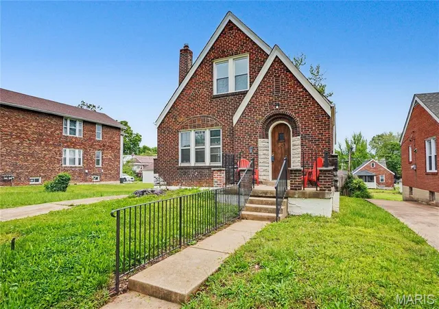 Photo 1 of Single family home for sale at 6933 Melrose Ave, Saint Louis, MO 63130 | MLS# MIS26050243 | Listing updated on 2026-09-01