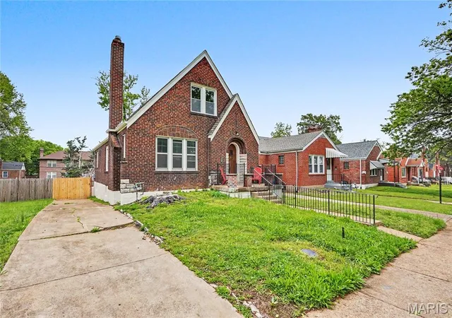 Photo 3 of Single family home for sale at 6933 Melrose Ave, Saint Louis, MO 63130 | MLS# MIS26050243 | Listing updated on 2026-09-01