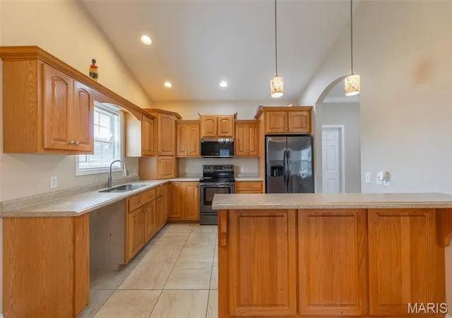 Photo 3 of Single family home for sale at 2184 J Bird Ln, Poplar Bluff, MO 63901 | MLS# MIS26050245 | Listing updated on 2026-09-28