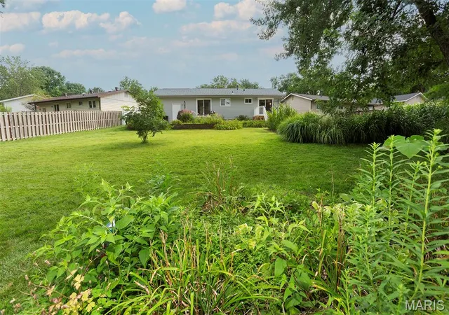 Photo 11 of Sale Pending at 728 Stonesign Dr, Fenton, MO 63026 | MLS# MIS26050250 | Listing updated on 2026-10-05