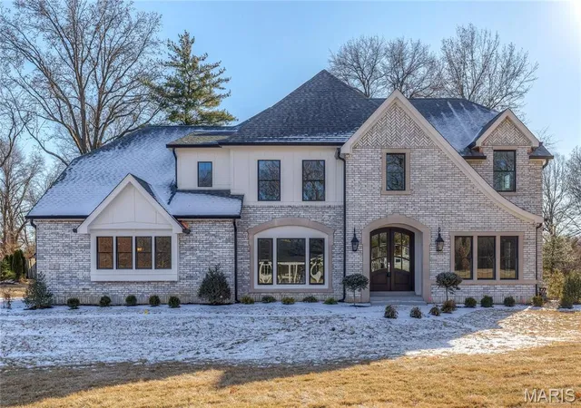 Photo 2 of Mansion for sale at 184 Brooktrail Ct, Saint Louis, MO 63141 | MLS# MIS26050255 | Listing updated on 2026-09-22