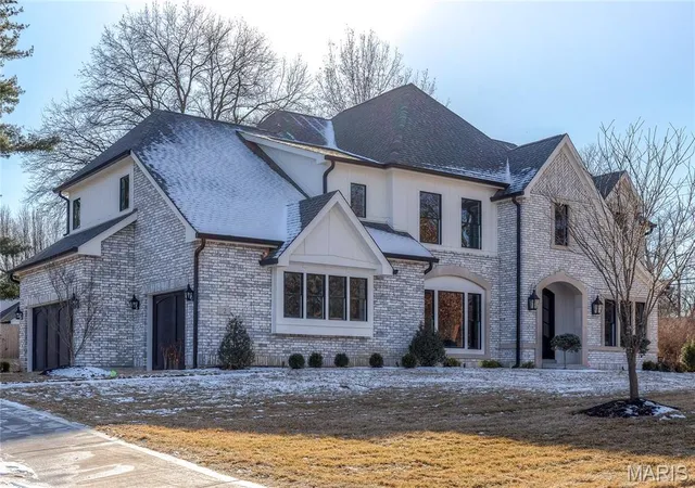 Photo 3 of Mansion for sale at 184 Brooktrail Ct, Saint Louis, MO 63141 | MLS# MIS26050255 | Listing updated on 2026-09-22