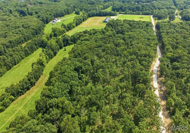 Photo 3 of Sale Pending at 31318 Corri Rd, Wright City, MO 63390 | MLS# MIS26050277 | Listing updated on 2026-08-16