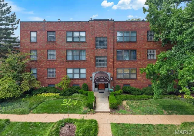 Photo 1 of Sale Pending at 5005 Jamieson Ave #1S, Saint Louis, MO 63109 | MLS# MIS26050290 | Listing updated on 2026-08-27