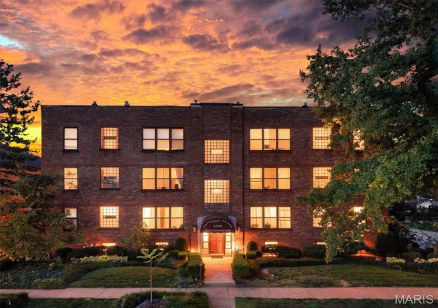 Photo 2 of Sale Pending at 5005 Jamieson Ave #1S, Saint Louis, MO 63109 | MLS# MIS26050290 | Listing updated on 2026-08-27