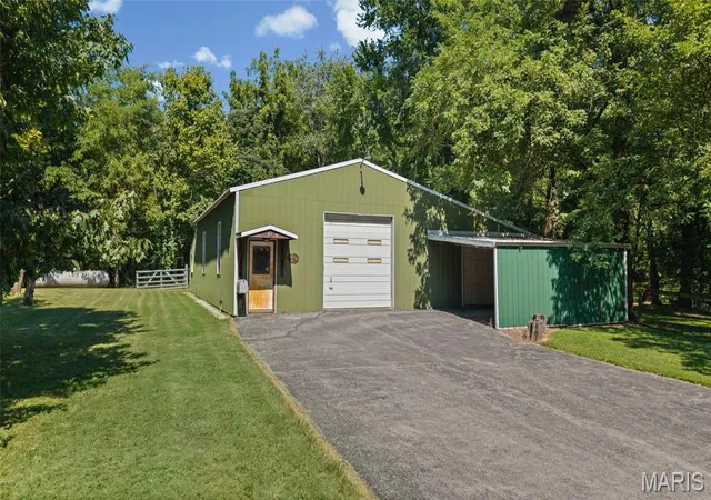 Photo 3 of Single family home for sale at 801 & 895 Coal Bank Rd, Saint Louis, MO 63138 | MLS# MIS26050292 | Listing updated on 2026-09-14