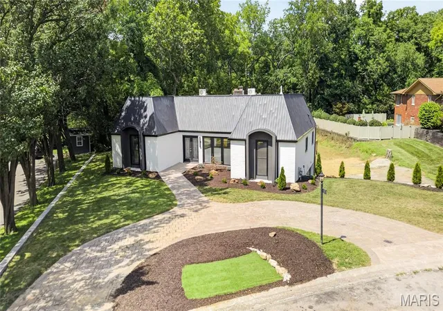 Photo 4 of Single family home for sale at 111 Lamoine Ln, Belleville, IL 62223 | MLS# MIS26050295 | Listing updated on 2026-09-08