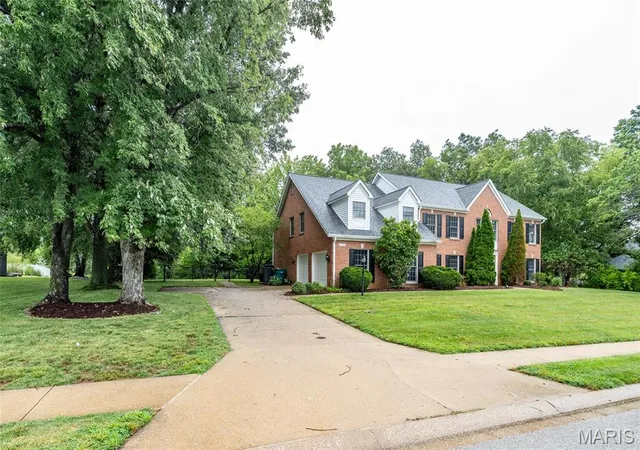 Photo 2 of Single family home for sale at 126 Fairwood Hills Rd, O Fallon, IL 62269 | MLS# MIS26050300 | Listing updated on 2026-08-24