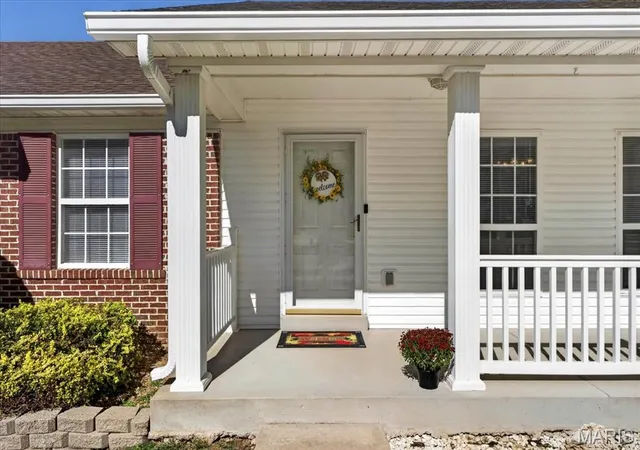 Photo 3 of Single family home for sale at 3421 Green Forest Ct, Arnold, MO 63010 | MLS# MIS26050310 | Listing updated on 2026-10-22