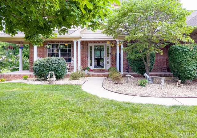 Photo 3 of Single family home for sale at 1524 Caleb Ct, Belleville, IL 62226 | MLS# MIS26050312 | Listing updated on 2026-09-13