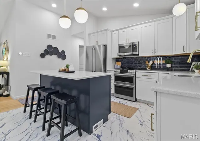 Photo 4 of Single family home for sale at 35 Branford Dr, Saint Louis, MO 63132 | MLS# MIS26050323 | Listing updated on 2026-08-27