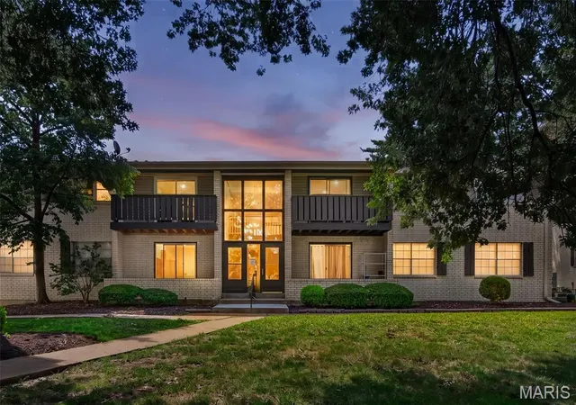 Condo for sale at 106 Shadalane Walk #F, Ballwin, MO 63011 | MLS# MIS26050324