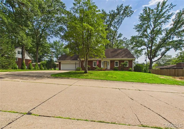 Photo 3 of Single family home for sale at 2537 Jonquil Ln, Cape Girardeau, MO 63701 | MLS# MIS26050335 | Listing updated on 2026-10-08