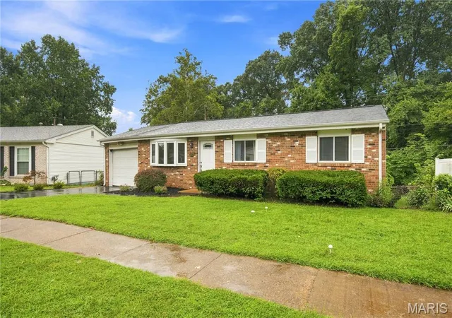 Photo 2 of Single family home for sale at 10320 Meath Dr, Saint Louis, MO 63123 | MLS# MIS26050346 | Listing updated on 2026-08-17