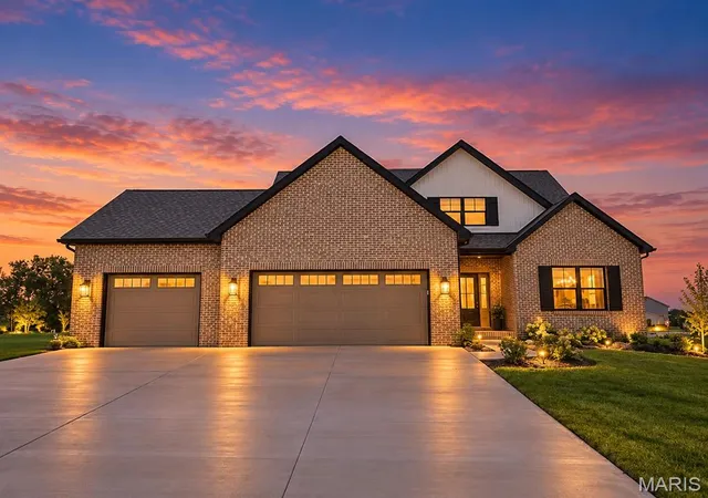Photo 1 of Single family home for sale at 3706 Thicket Dr, Belleville, IL 62221 | MLS# MIS26050347 | Listing updated on 2026-10-20