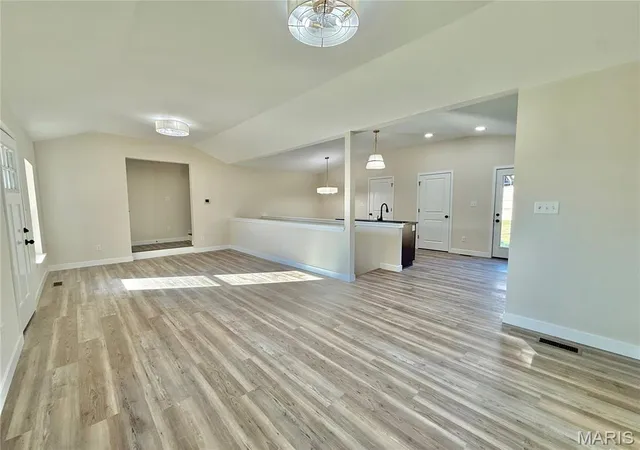 Photo 3 of Single family home for sale at 321 N 5th St, Pacific, MO 63069 | MLS# MIS26050361 | Listing updated on 2026-10-20