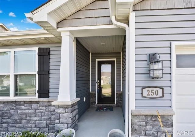 2nd image of 250 Beauregard Dr, Belleville, IL 62221 | MLS# MIS26050362