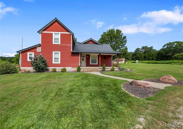 Photo 2 of Sale Pending at 604 Old Irondale Rd, Bismarck, MO 63624 | MLS# MIS26050364 | Listing updated on 2026-09-04