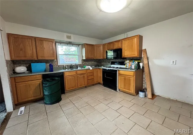 2nd image of 322 Jackson Ave, Festus, MO 63028 | MLS# MIS26050373