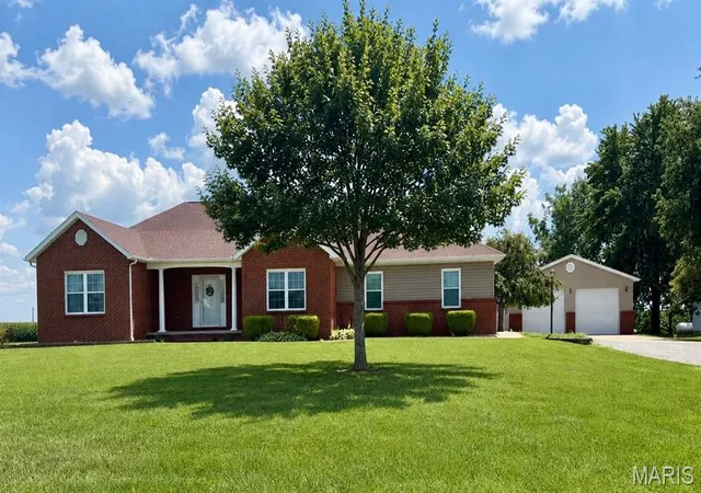 Photo 1 of Sale Pending at 10050 Grodeon Rd, Mascoutah, IL 62258 | MLS# MIS26050378 | Listing updated on 2026-08-25
