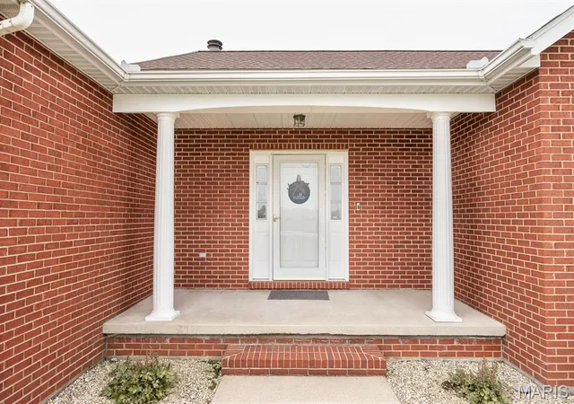 Photo 4 of Sale Pending at 10050 Grodeon Rd, Mascoutah, IL 62258 | MLS# MIS26050378 | Listing updated on 2026-08-25