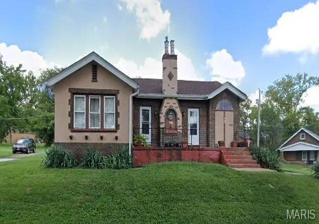 Photo 1 of Single family home for sale at 104 Emerling Dr, Saint Louis, MO 63121 | MLS# MIS26050381 | Listing updated on 2026-08-22