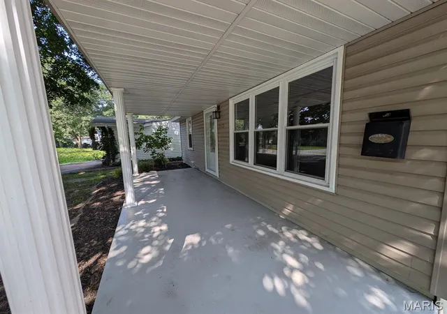 Photo 2 of Sale Pending at 2313 Miracle Ave, Granite City, IL 62040 | MLS# MIS26050394 | Listing updated on 2026-08-17