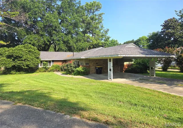 2nd image of 925 Brown Ln, Kennett, MO 63857 | MLS# MIS26050400