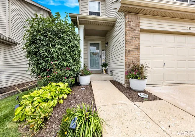3rd image of 225 Shady Rock Ln, O Fallon, MO 63368 | MLS# MIS26050407