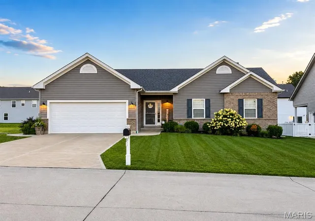 1st image of 625 Lubbuck Ct, Moscow Mills, MO 63362 | MLS# MIS26050412
