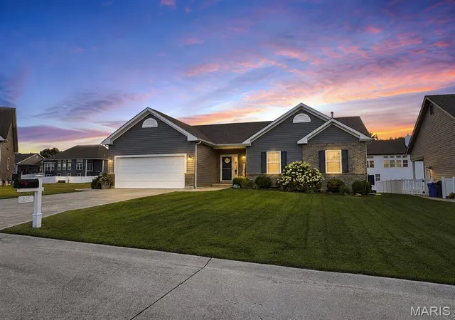 Photo 2 of Single family home for sale at 625 Lubbuck Ct, Moscow Mills, MO 63362 | MLS# MIS26050412 | Listing updated on 2026-09-30