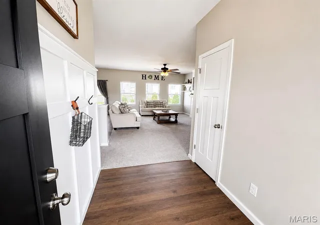 Photo 3 of Single family home for sale at 625 Lubbuck Ct, Moscow Mills, MO 63362 | MLS# MIS26050412 | Listing updated on 2026-09-30