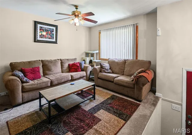 4th image of 3609 Valley Dr, Godfrey, IL 62035 | MLS# MIS26050413