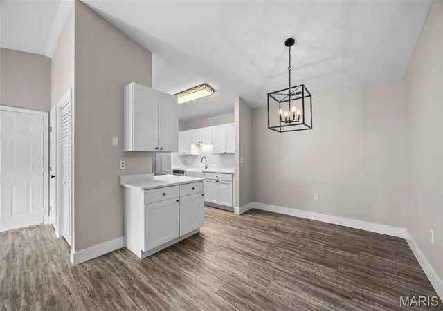 Listing Photo 5 - Condo for sale in building located at 2419 Sandalwood Creek Ct, Wildwood, MO 63038 - Unit #F